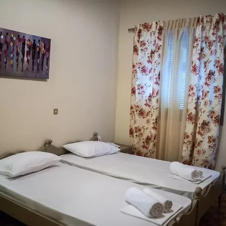 Argostoli Hotel アルゴストリオン