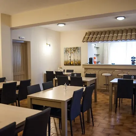 Argostoli Hotel アルゴストリオン