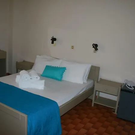 Argostoli Hotel アルゴストリオン